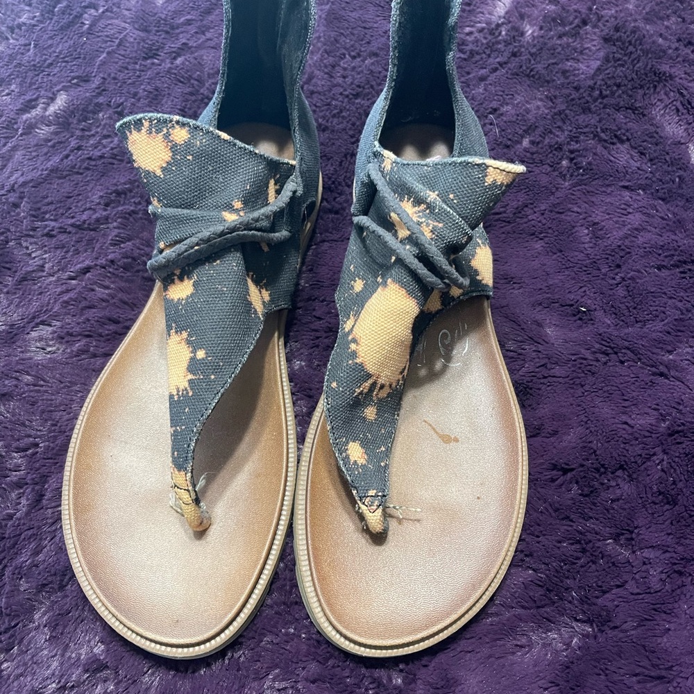 Very G sandals